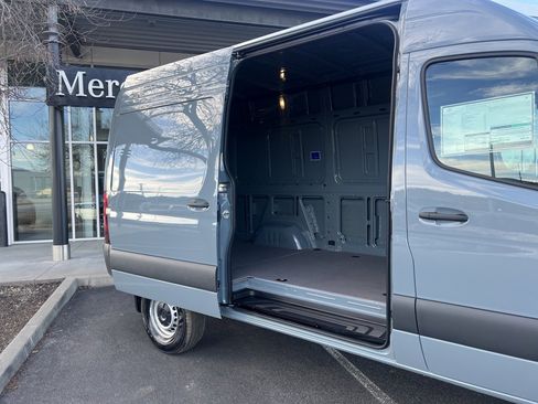 New 2025 Mercedes-Benz Sprinter 2500 image 21