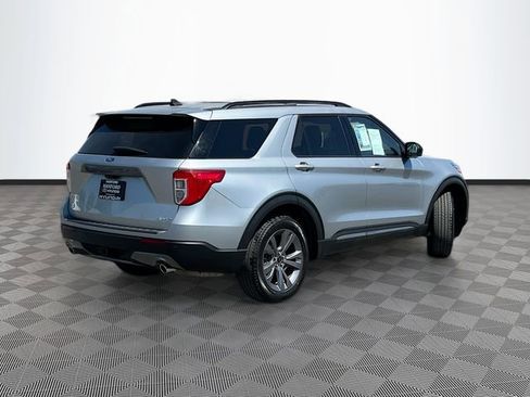 Used 2022 Ford Explorer XLT w/ Equipment Group 202A AWD/4WD image 7