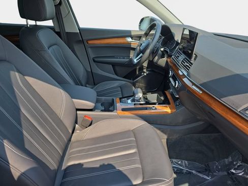 Used 2023 Audi Q5 Premium w/ Convenience Package AWD/4WD image 12