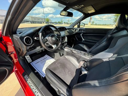 Used 2020 Toyota 86 RWD image 20