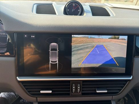 Used 2019 Porsche Cayenne S image 23