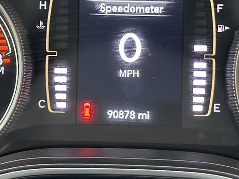 Used 2019 Jeep Cherokee Latitude w/ Popular Appearance Group image 29