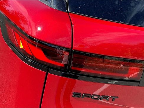 Used 2025 Land Rover Range Rover Sport Dynamic SE image 22