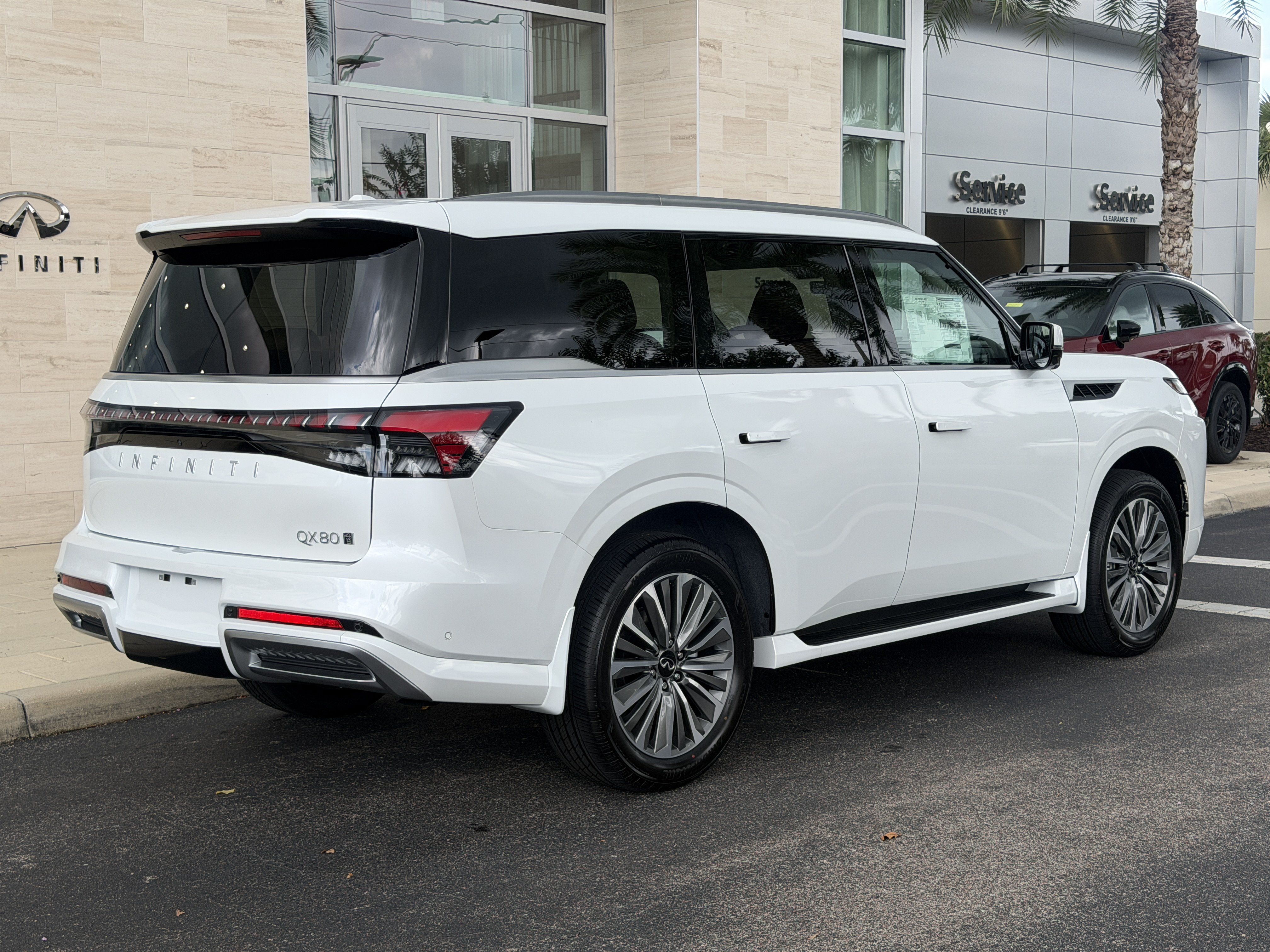 Certified 2027 INFINITI QX60 Luxe w/ Cargo Package FWD image 7