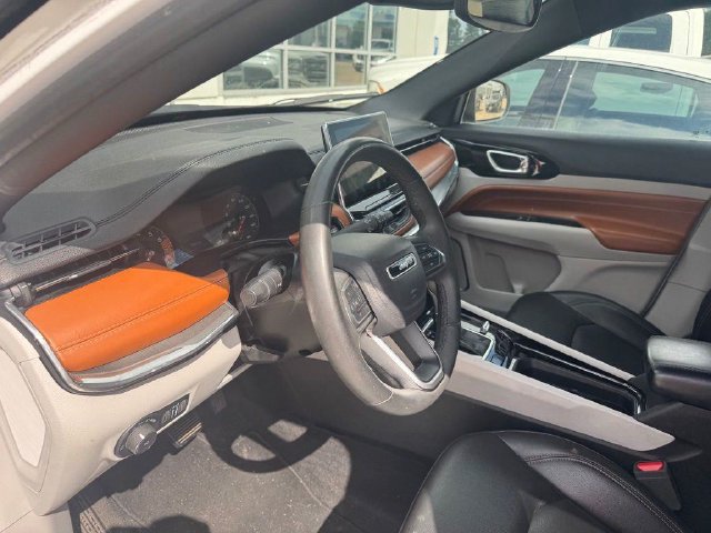 Used 2024 Jeep Compass Limited AWD/4WD image 16