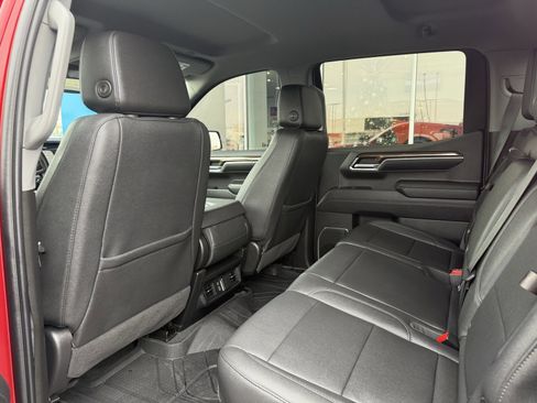 Used 2023 Chevrolet Silverado 1500 LT w/ Leather Package image 15