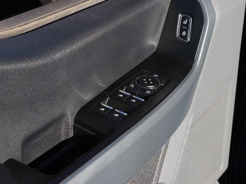 Used 2023 Ford F150 XLT image 11