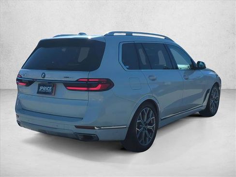 Used 2024 BMW X7 xDrive40i w/ Premium Package AWD/4WD image 5