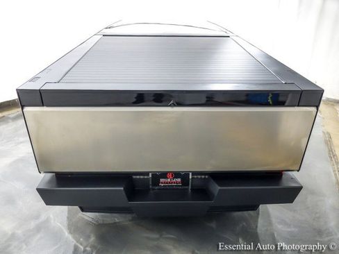 Used 2024 Tesla Cybertruck AWD Crew Cab image 7