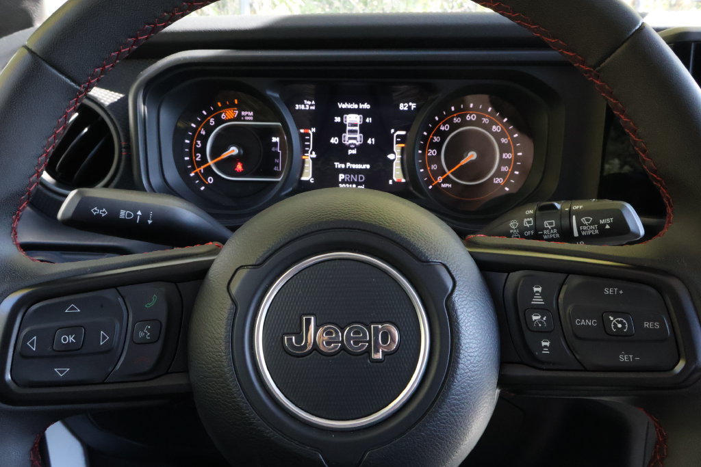 Used 2025 Jeep Wrangler Unlimited Rubicon AWD/4WD image 28