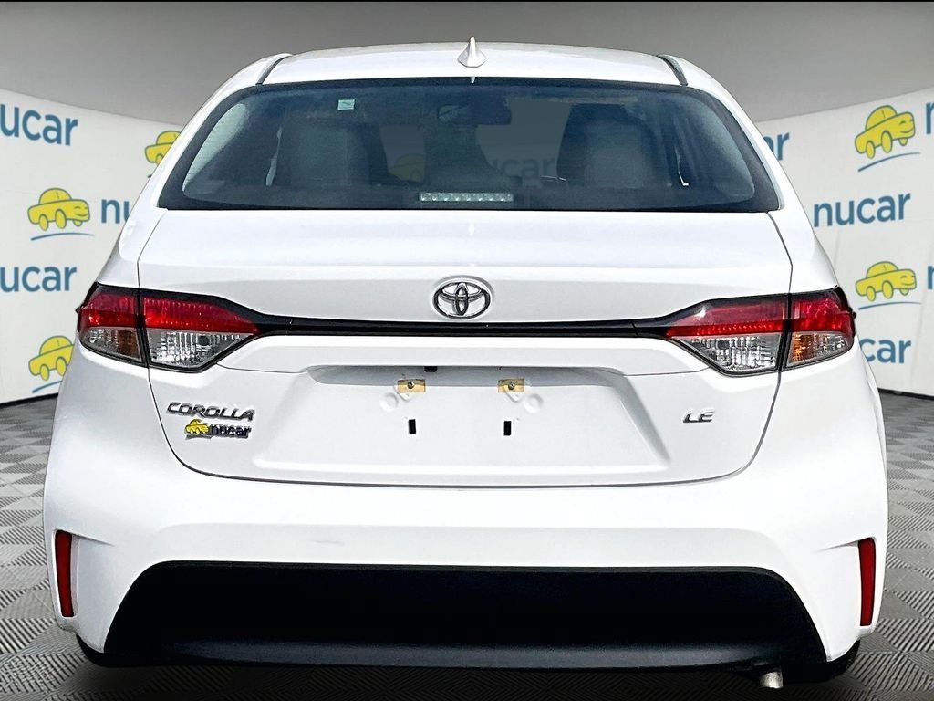 Used 2025 Toyota Corolla LE FWD image 5