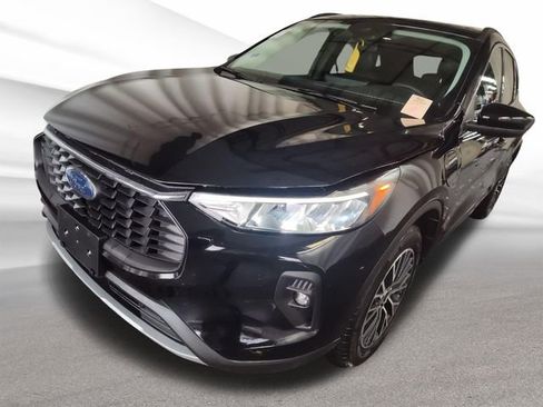 Used 2025 Ford Escape SE image 1