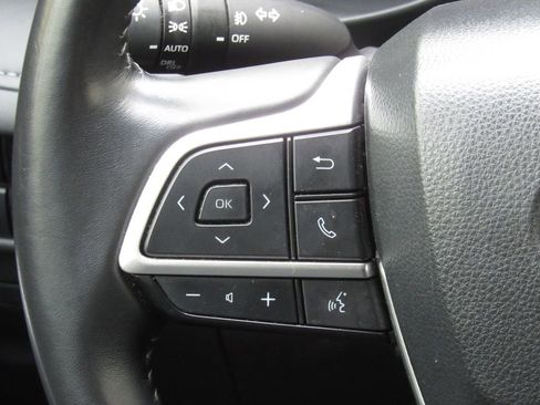 Used 2024 Toyota Highlander XLE AWD/4WD image 27