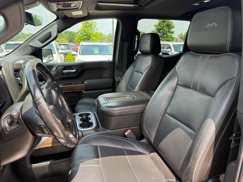 Used 2019 Chevrolet Silverado 1500 High Country w/ Technology Package AWD/4WD image 10