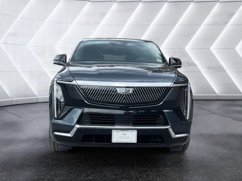 Certified 2025 Cadillac Escalade IQ Luxury 2 w/ LPO, Premium Carpet Package image 9