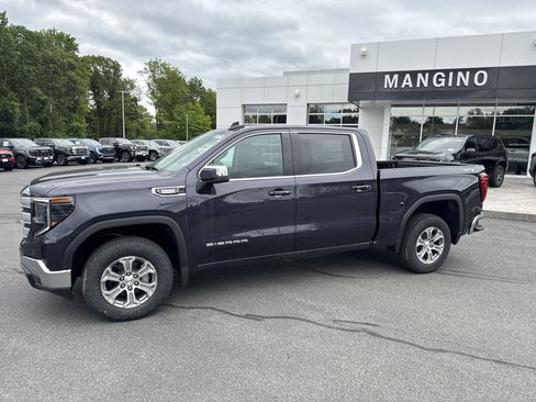 New 2025 GMC Sierra 1500 SLE w/ Preferred Package image 2