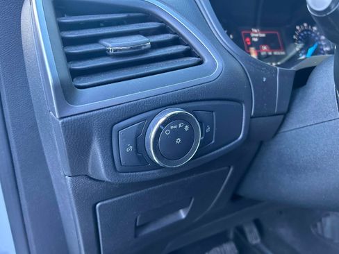 Used 2016 Ford Edge SE image 19