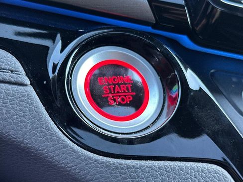 Used 2018 Honda Odyssey Elite image 24