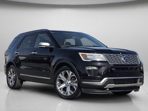 Certified 2018 Ford Explorer Platinum image 2