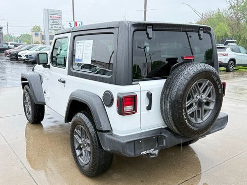 Used 2024 Jeep Wrangler Sport AWD/4WD image 5