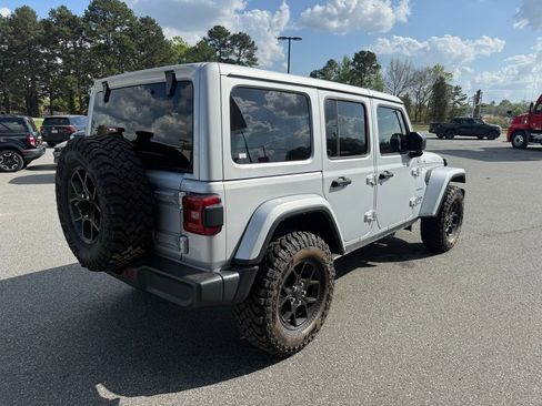 Used 2024 Jeep Wrangler Sahara w/ Safety Group image 8