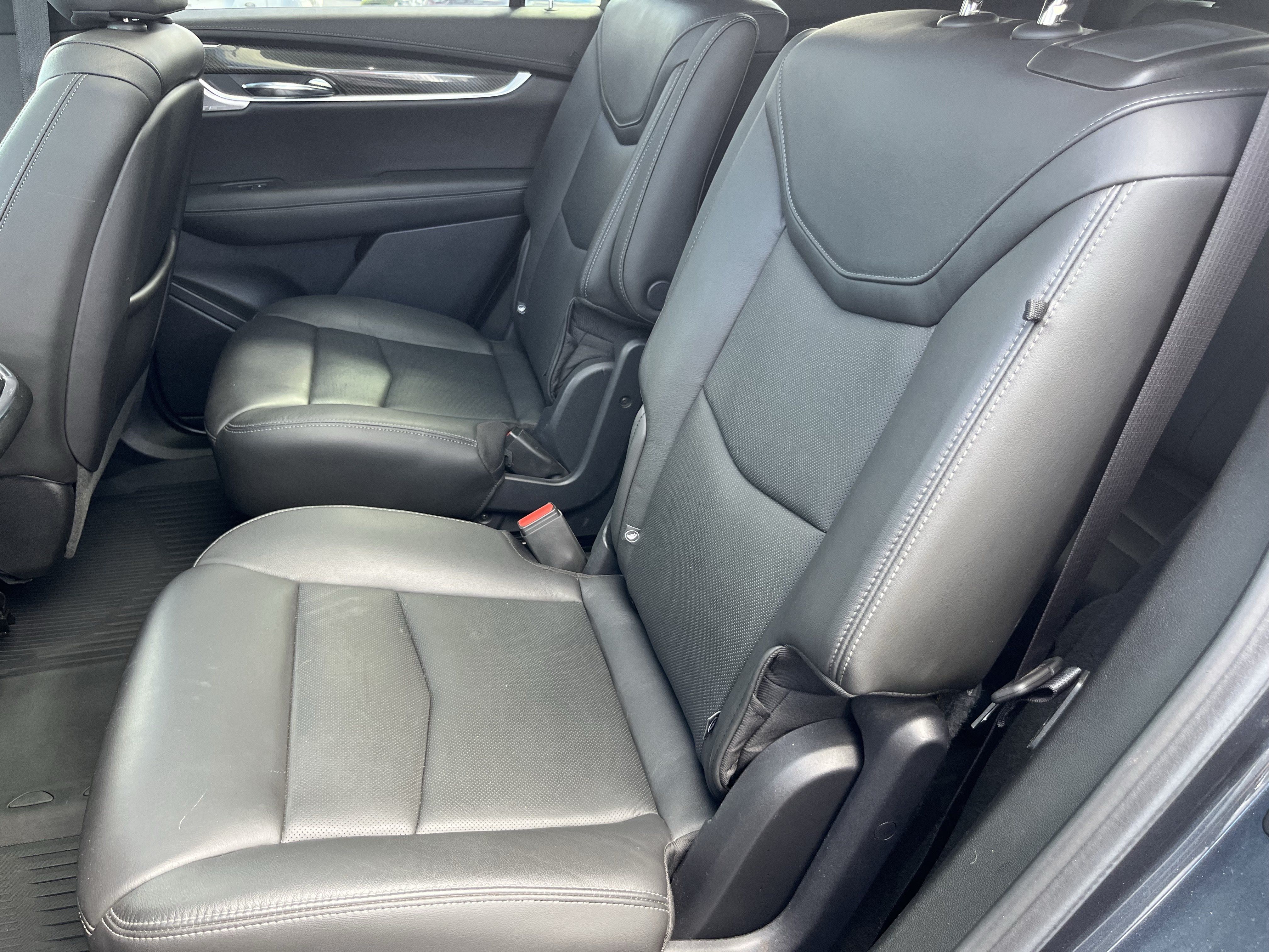 Used 2020 Cadillac XT6 Sport w/ LPO, Floor Liner Package AWD/4WD image 18