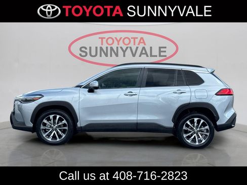 Used 2022 Toyota Corolla Cross XLE FWD image 6