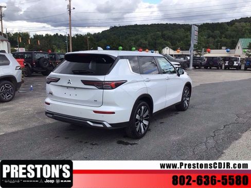 Used 2025 Mitsubishi Outlander SE AWD/4WD image 7