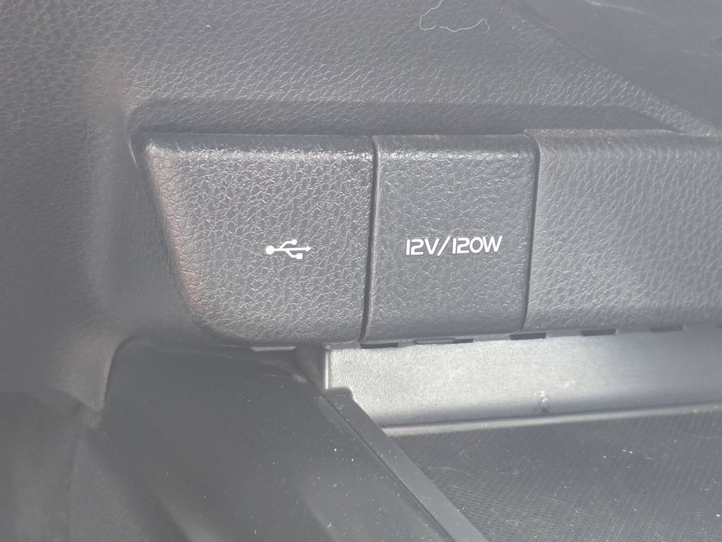 Used 2020 Toyota Camry SE FWD image 36