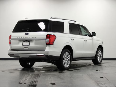 Used 2024 Ford Expedition XLT image 4