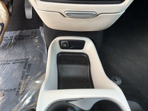 Used 2023 Chrysler Voyager LX FWD image 23