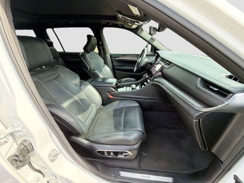 Used 2021 Jeep Grand Cherokee L Overland w/ Luxury Tech Group IV image 17