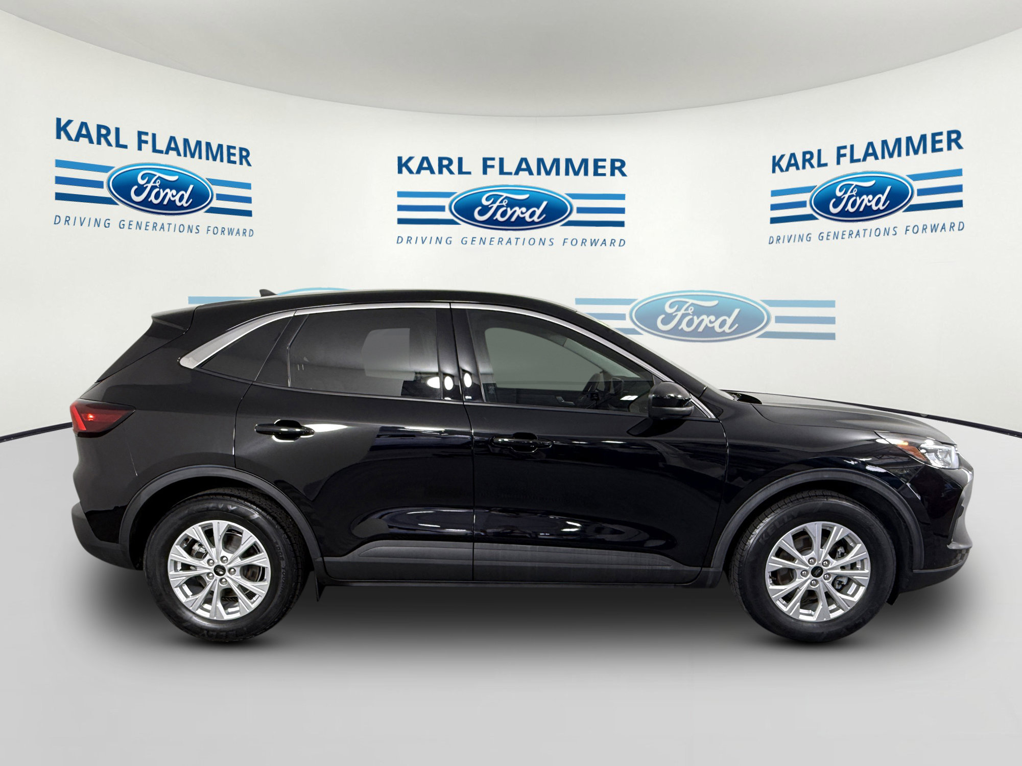 Certified 2024 Ford Escape Active w/ Tech Pack #2 FWD image 2
