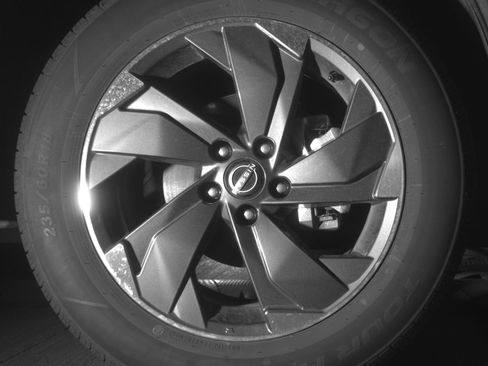 Used 2025 Nissan Rogue SV FWD image 13