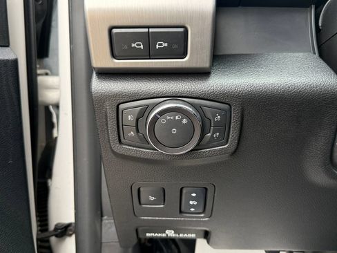 Used 2017 Ford F450 Platinum w/ Platinum Ultimate Package AWD/4WD image 18