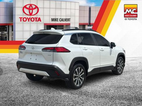Used 2024 Toyota Corolla Cross XLE FWD image 5