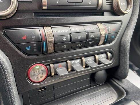 Used 2019 Ford Mustang Shelby GT350 w/ Technology Package image 22