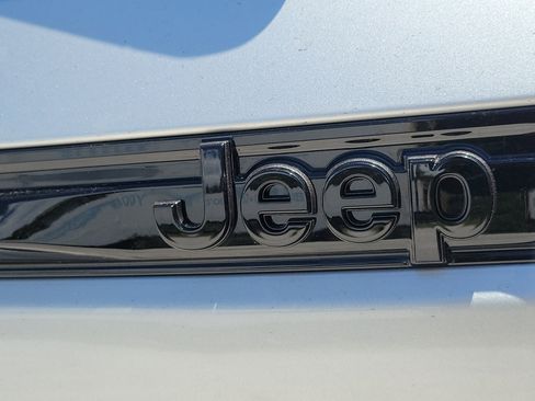 New 2026 Jeep Grand Cherokee Altitude RWD image 6