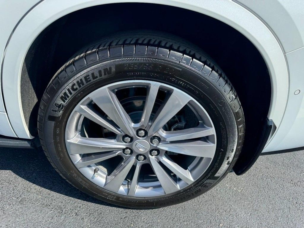 Used 2024 Cadillac XT6 Premium Luxury w/ Technology Package AWD/4WD image 7