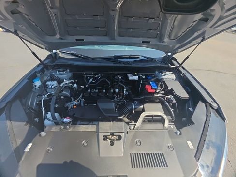 Used 2025 Honda CR-V LX image 11