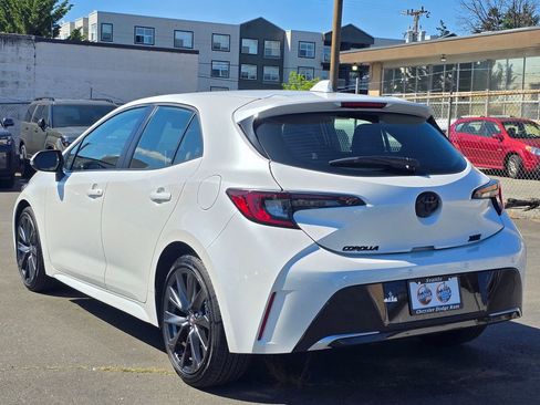 Used 2025 Toyota Corolla XSE FWD image 5