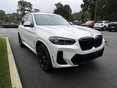 Used 2024 BMW X3 xDrive30i w/ Premium Package AWD/4WD image 2