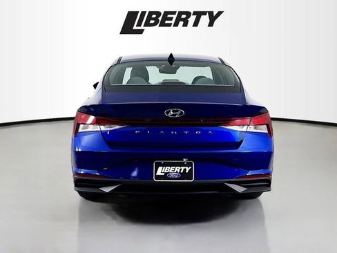 Used 2023 Hyundai Elantra SEL image 6