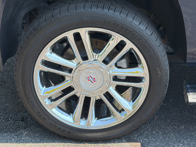 Used 2020 Cadillac Escalade Premium Luxury AWD/4WD image 19