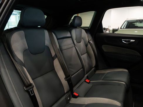 Used 2021 Volvo XC60 T8 R-Design w/ Advanced Package AWD/4WD image 23