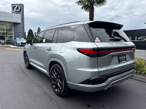 New 2026 Lexus TX 500h AWD image 3