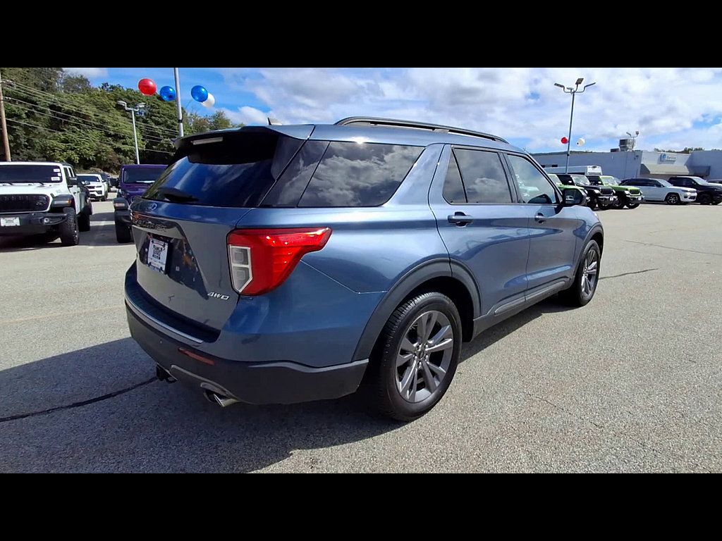 Used 2021 Ford Explorer XLT w/ Equipment Group 202A AWD/4WD image 37