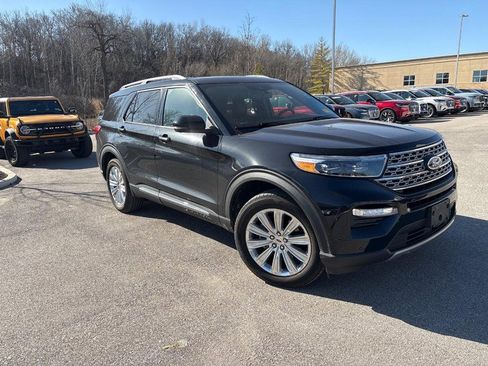 Used 2020 Ford Explorer Limited w/ Class III Trailer Tow Package image 4