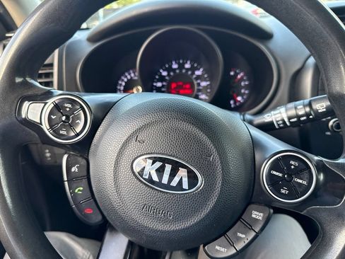 Used 2018 Kia Soul w/ Convenience Package FWD image 5