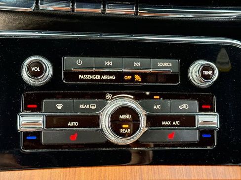 Used 2018 Lincoln Navigator Select AWD/4WD image 19